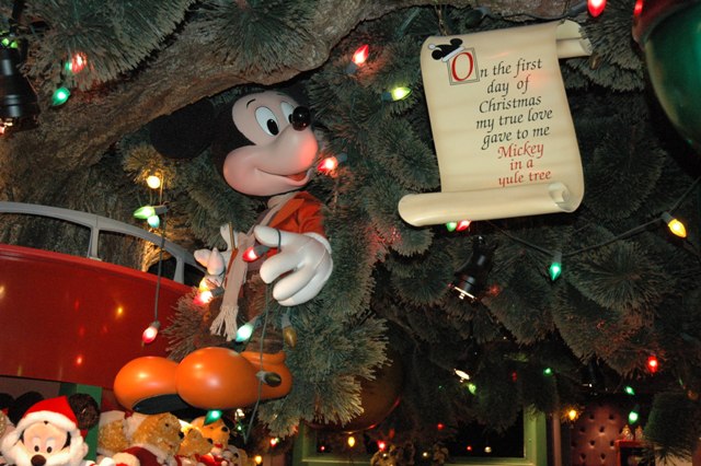 Mickey in a Yule Tree